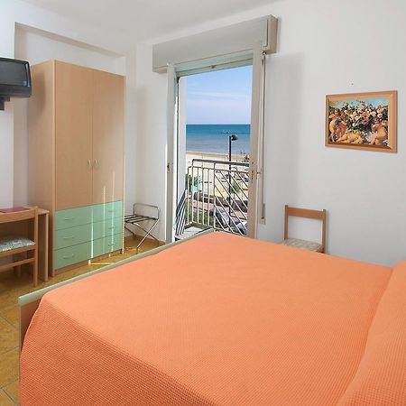 Hotel Dinarica Марота Екстериор снимка