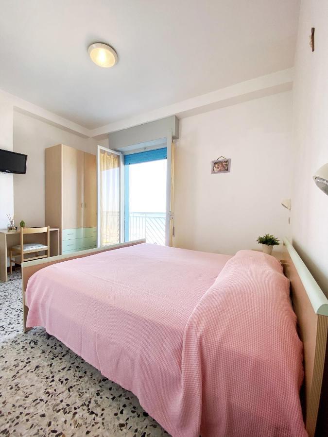 Hotel Dinarica Марота Екстериор снимка