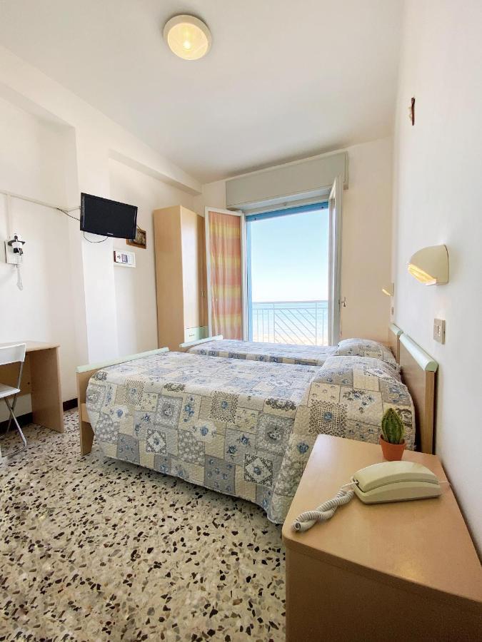 Hotel Dinarica Марота Екстериор снимка