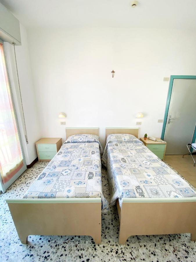 Hotel Dinarica Марота Екстериор снимка