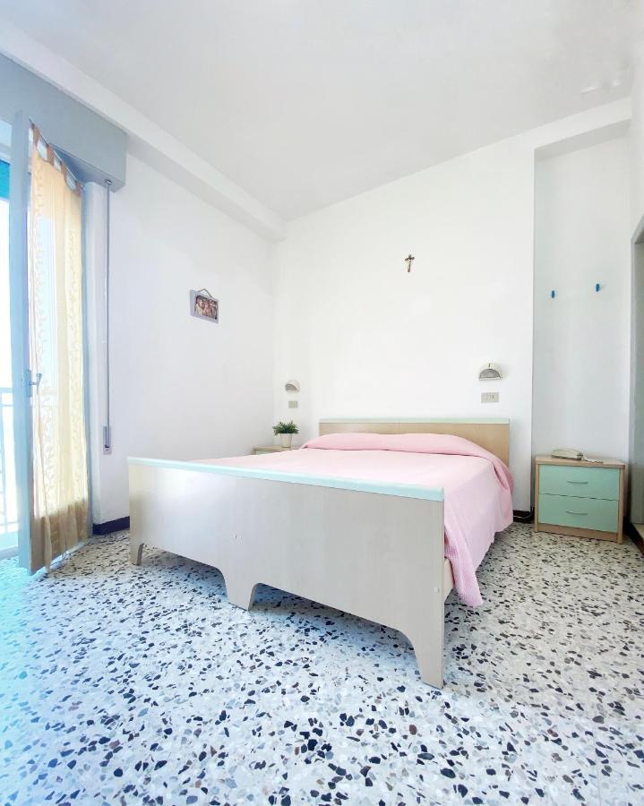 Hotel Dinarica Марота Екстериор снимка