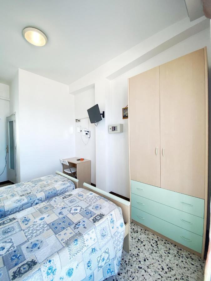 Hotel Dinarica Марота Екстериор снимка