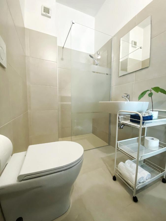 Hotel Dinarica Марота Екстериор снимка