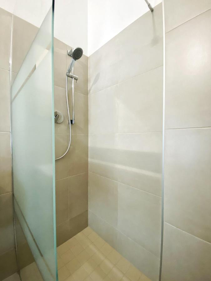 Hotel Dinarica Марота Екстериор снимка