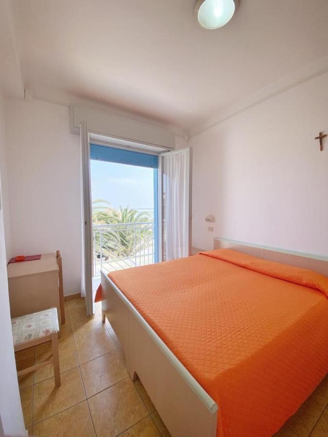 Hotel Dinarica Марота Екстериор снимка