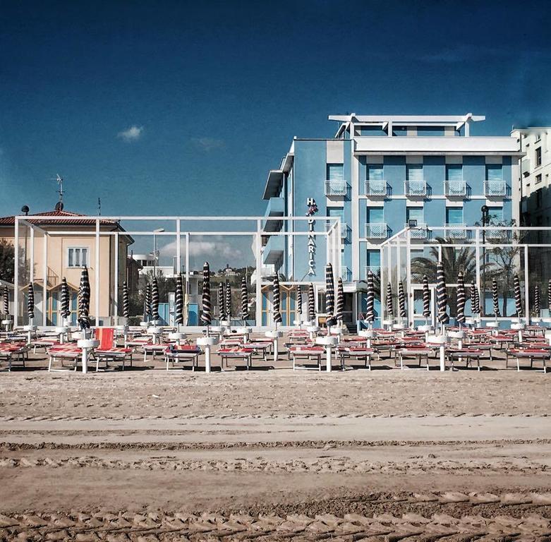 Hotel Dinarica Марота Екстериор снимка