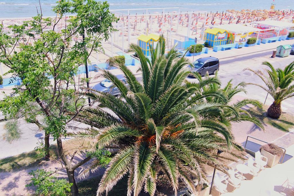 Hotel Dinarica Марота Екстериор снимка