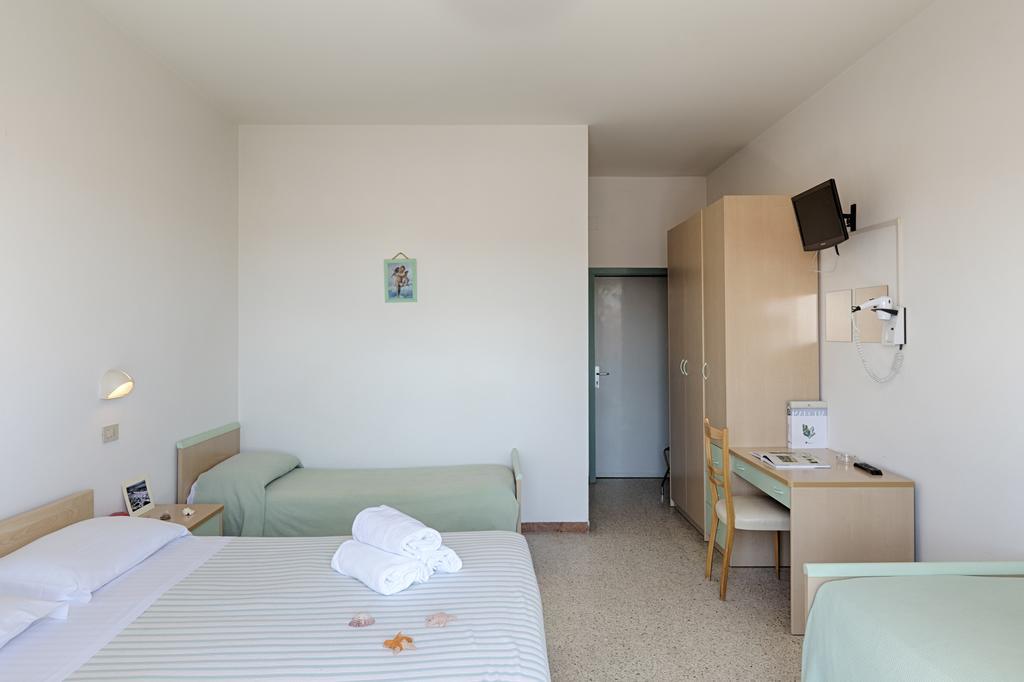 Hotel Dinarica Марота Екстериор снимка